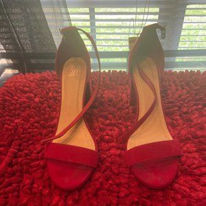 red  shoe size (9)